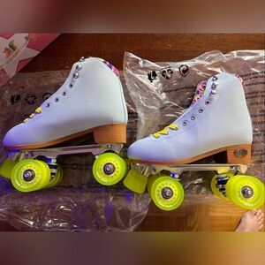 Foxy Skates Blue Skies New In Box